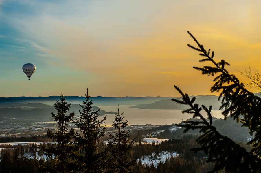 Ballong over Drammensfjorden